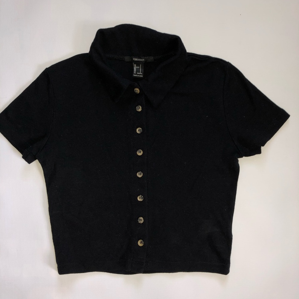Forever 21 Buttoned Black Crop Top
